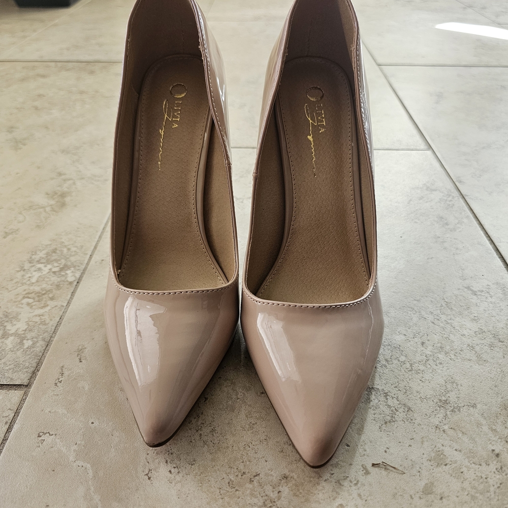 Olivia Ferguson Nude Chic Beige Patent Leather Heels Size 8. New, Without Box